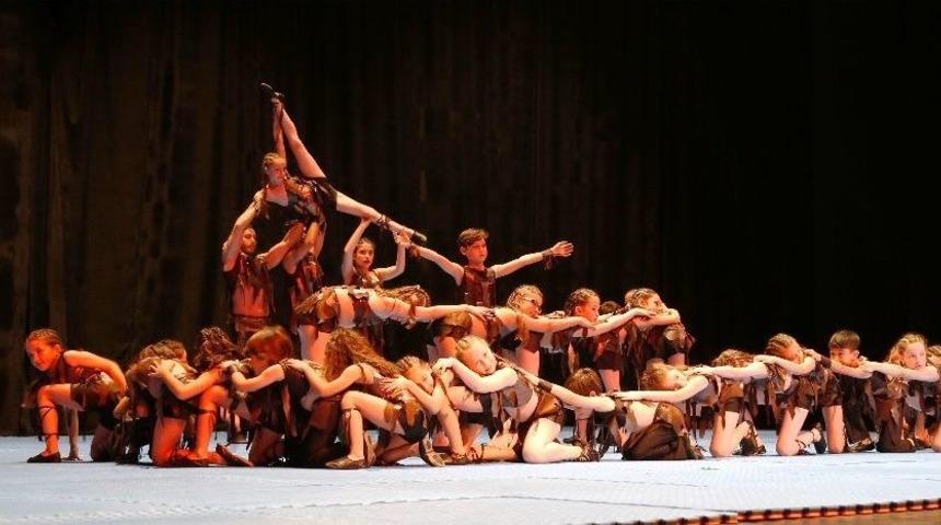 Yerelden Evrensele Dans B&uuml;y&uuml;ledi