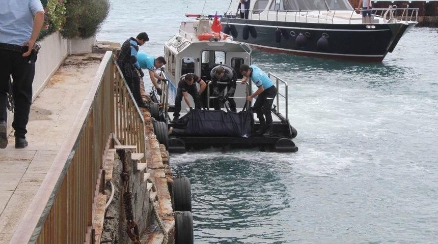 Karak&ouml;y&rsquo;de Denizde Ceset Şoku