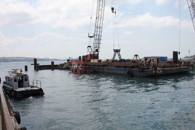 Karaköy’de Denizde Ceset Şoku