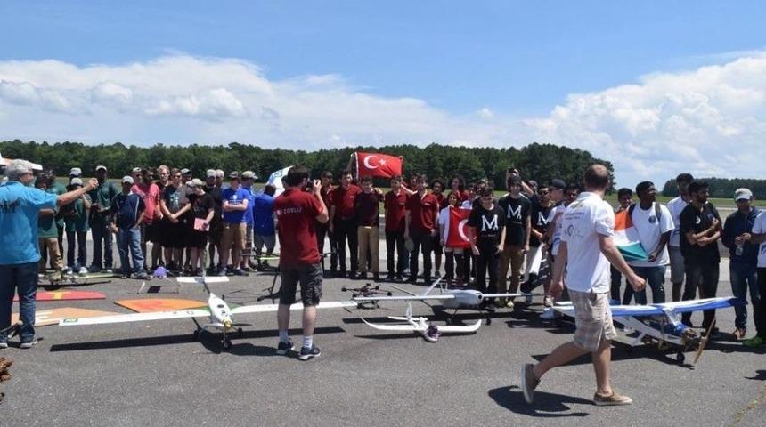 Yıldız Teknik &Uuml;niversitesi &Ouml;ğrencilerinden B&uuml;y&uuml;k Başarı