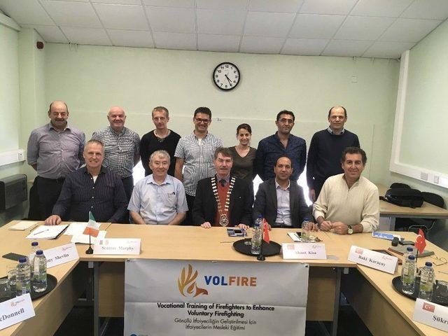 Ab Destekli G&ouml;n&uuml;ll&uuml; İtfaiyeciler Yetişecek 1