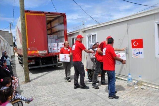 Kızılay'dan Ayvacıklı Depremzedelere Kuru Gıda Yardımı