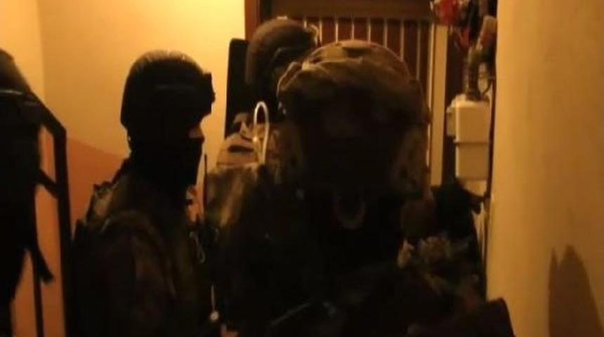 Bursa'da 2 Farklı Su&ccedil; &Ouml;rg&uuml;t&uuml;ne Şafak Baskını: 5 G&ouml;zaltı