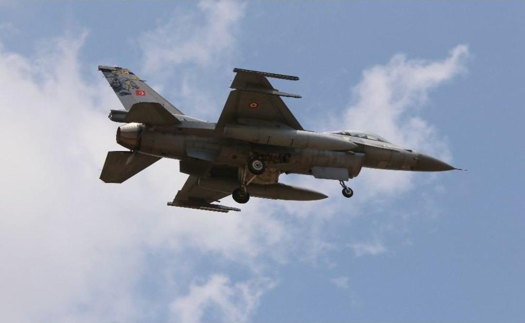 İncirlik&rsquo;te F-16 Ve Tanker U&ccedil;ağı Trafiği