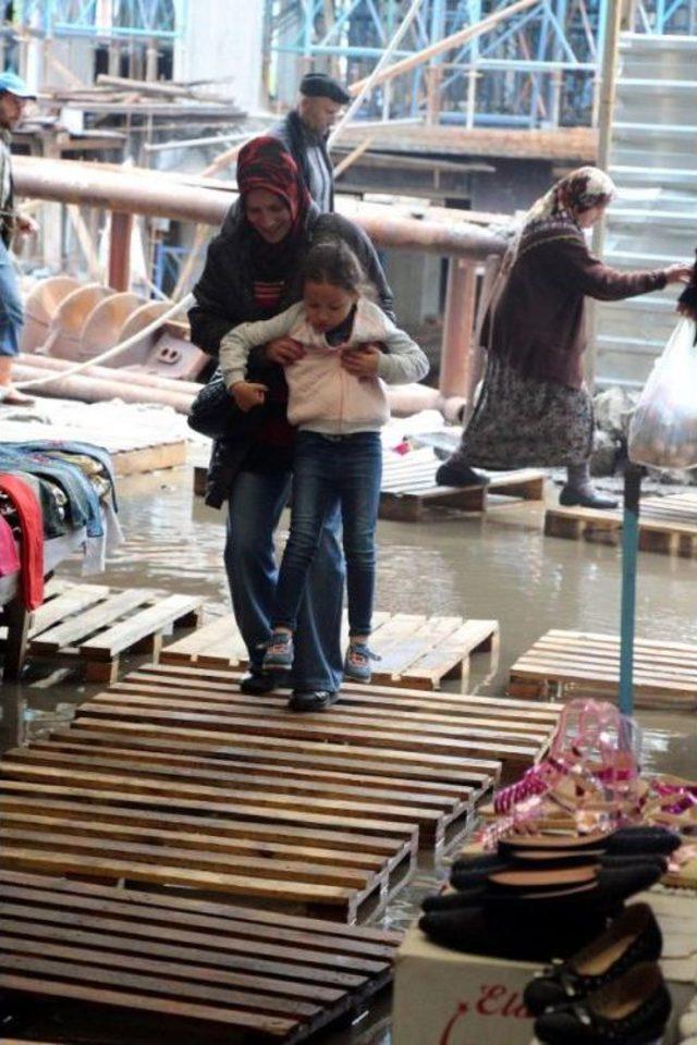 Zonguldak'ta Yağmur Su Baskınlarına Neden Oldu