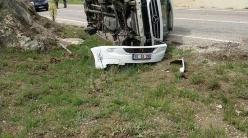 Afyonkarahisar&rsquo;da Trafik Kazası: 3 Yaralı