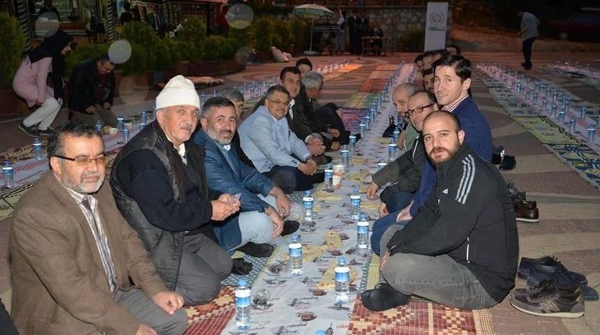 İhh&rsquo;dan "&uuml;mmet İftarı"