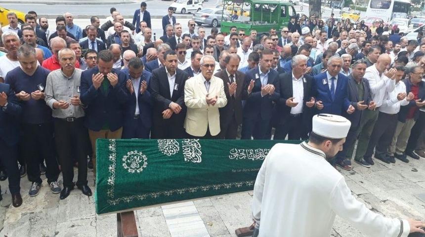 Dolmabah&ccedil;e&rsquo;nin "kemal Ağabeyi" Hayatını Kaybetti