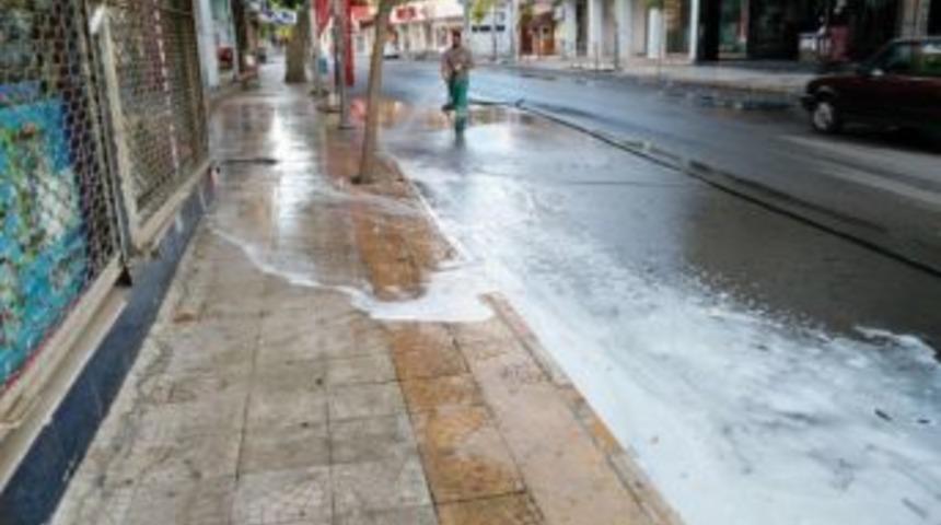 Temizlik İşleri M&uuml;d&uuml;rl&uuml;ğ&uuml;nden Sabah Temizliği