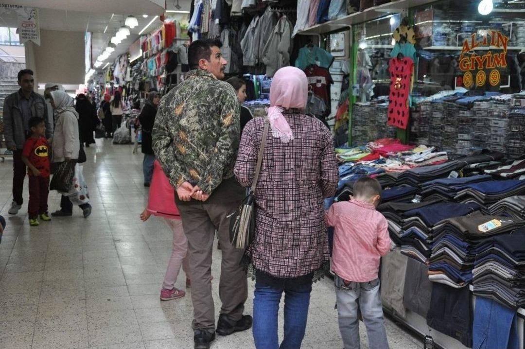 Kadınlar Alışverişte Haklarını Daha &Ccedil;ok Savunuyor