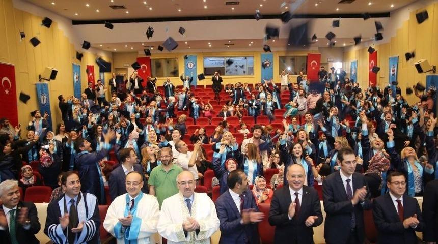 Sağlıkta Lisans Tamamlama Coşkusu