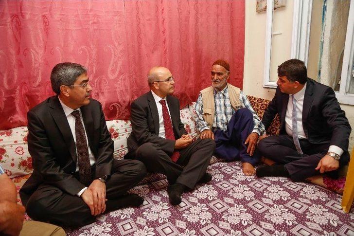Şimşek İle Fadıloğlu, İftar Öncesi Aileleri Ziyaret Etti G1