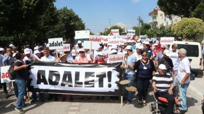 Chp'nin İzmir'den Başlattığı Y&uuml;r&uuml;y&uuml;ş Akhisar'la S&uuml;rd&uuml;