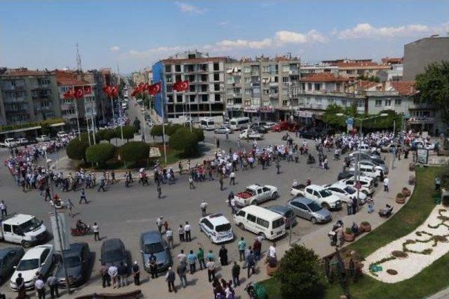 Chp'nin İzmir'den Başlattığı Yürüyüş Akhisar'la Sürdü