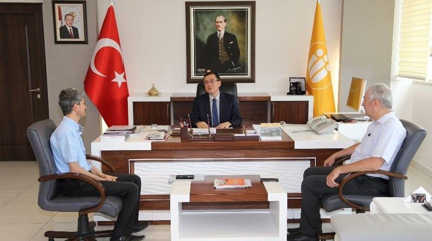 T&uuml;bitak Yarışmasında Dereceye Giren &Ouml;ğrencilerden Rekt&ouml;r Kızılay&rsquo;a Ziyaret