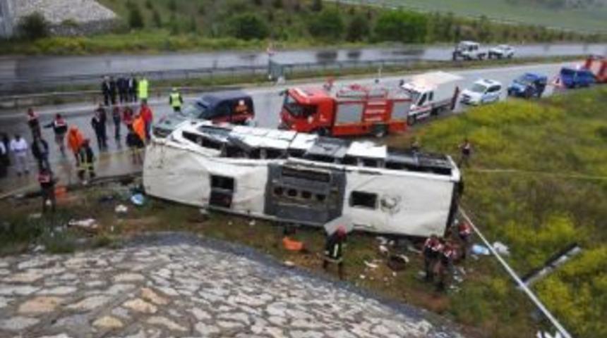 48 Kişinin Yaralandığı Kazada Otob&uuml;s Şof&ouml;r&uuml; Serbest