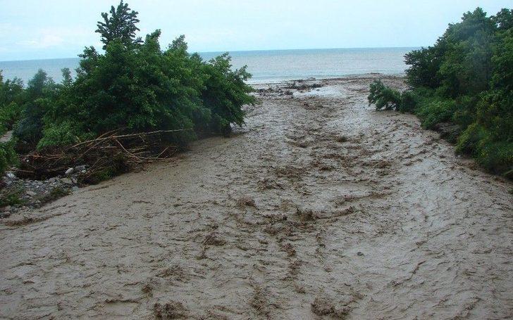 Çatalzeytin’i Sel Bastı, Evler Su Altında Kaldı G2