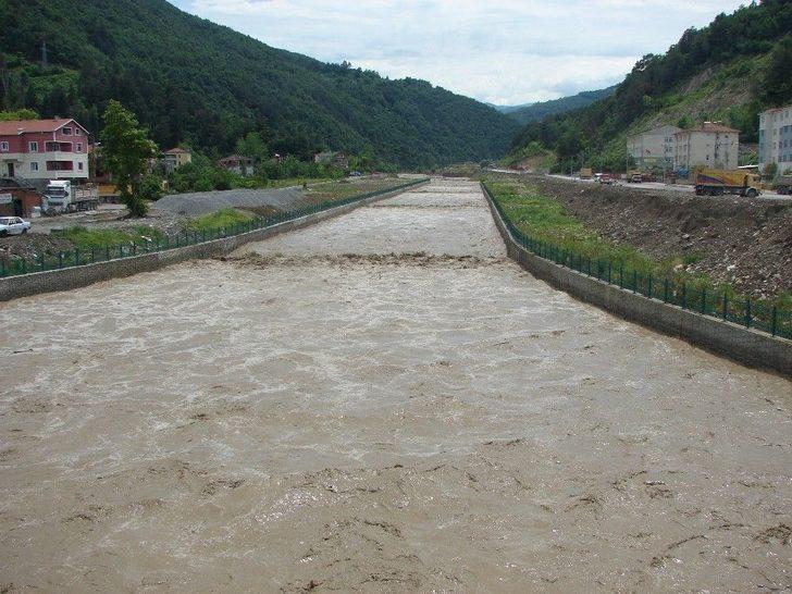 Çatalzeytin’i Sel Bastı, Evler Su Altında Kaldı G4
