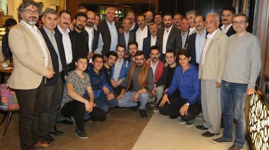 Uşak&rsquo;ta Ak Partili&rsquo;ler Sahurda Buluştu