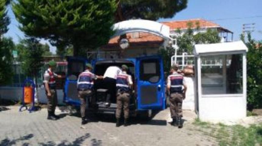 İzmir'de Fet&ouml;'n&uuml;n 'bylock' Kullanan Ablalarına Operasyon