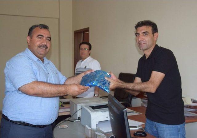 Milli Eğitim M&uuml;d&uuml;r&uuml;nden Personele Bayram Hediyesi 1