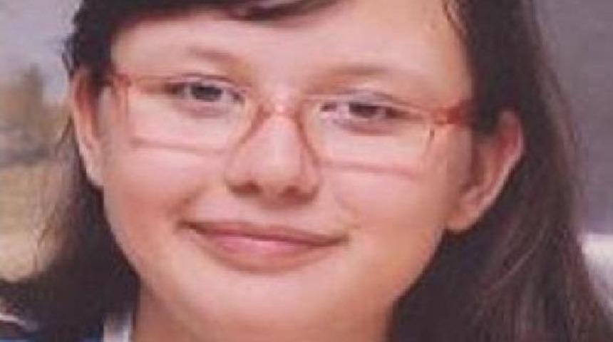 15 Yaşındaki Esra Ortadan Kayboldu