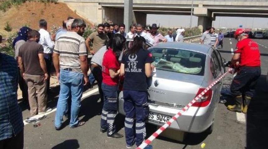 Anız Yangını Dumanında Zincirleme Kaza: 2 &Ouml;l&uuml; 8 Yaralı