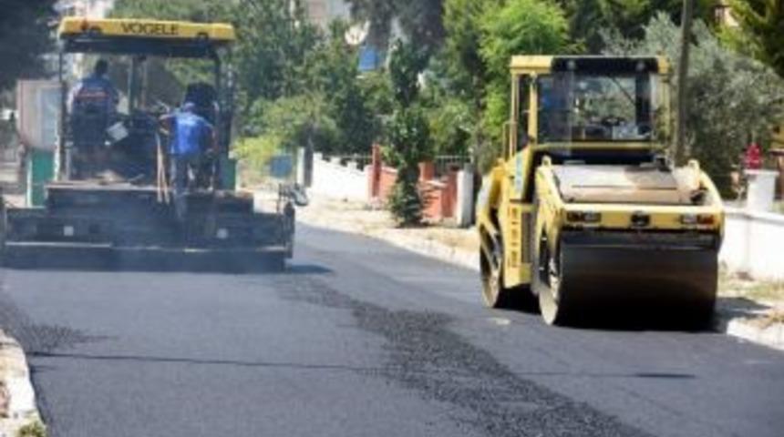 Aliağa&rsquo;daki K&uuml;lt&uuml;r Mahallesinde Asfaltlama Sona Eriyor