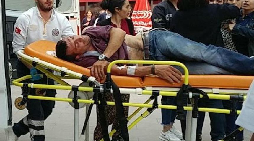 Silahlı Kavgada Ağabeyine Siper Oldu, Yaralandı