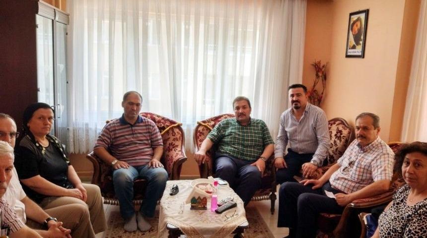 Şehit &Ouml;ğretmen Ayb&uuml;ke Yal&ccedil;ın&rsquo;ın Baba Evine Meslektaşlarından Ziyaret