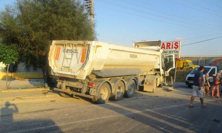 Milas’ta Tırla Otomobil Çarpıştı; Biri Ağır, 2 Yaralı G4