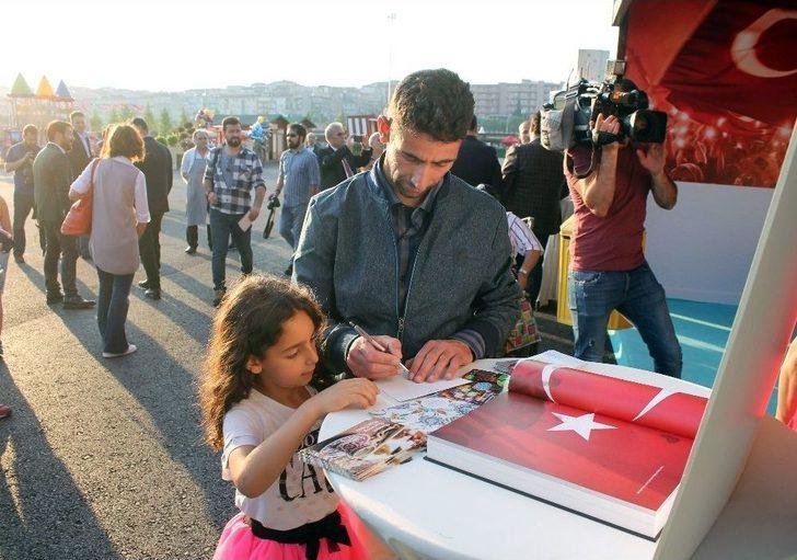 15 Temmuz Şehitlerinin Ailelerine Bayram Tebrik Kartı G1