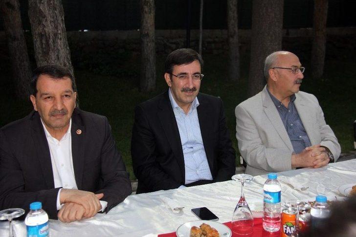 Ak Parti’li Yılmaz: “sokak Siyasetinin Değil, Meşru Siyasetin Ön Plana Alınması Lazım" G2