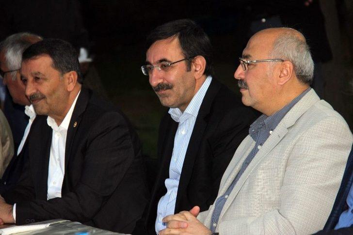 Ak Parti’li Yılmaz: “sokak Siyasetinin Değil, Meşru Siyasetin Ön Plana Alınması Lazım" G3