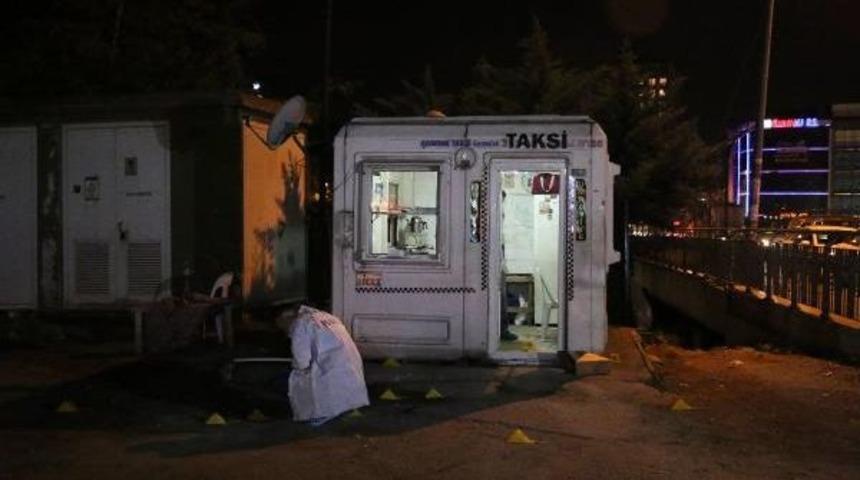 Taksicilerin Trafik Kavgası Kanlı Bitti: 1 &Ouml;l&uuml;, 2 Yaralı