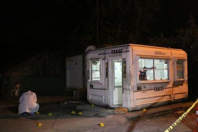 Taksicilerin Trafik Kavgası Kanlı Bitti: 1 &Ouml;l&uuml;, 2 Yaralı 1