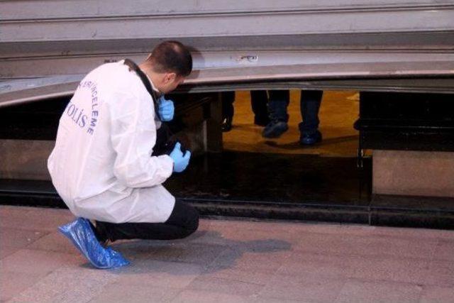 K&uuml;&ccedil;&uuml;k&ccedil;ekmece de Kuyumcu Soygunu 2