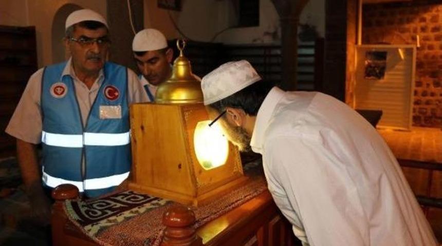 Siverek'te Sakal-I Şerif Sahurda Ziyarete A&ccedil;ıldı