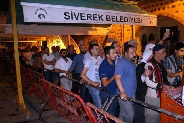 Siverek'te Sakal-I Şerif Sahurda Ziyarete Açıldı