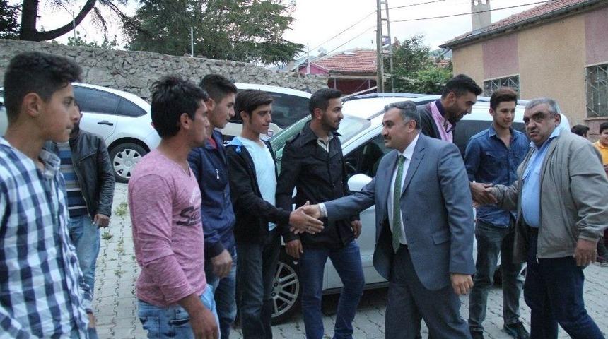 &Ouml;ks&uuml;t Mahallesinde İftar Yemeği