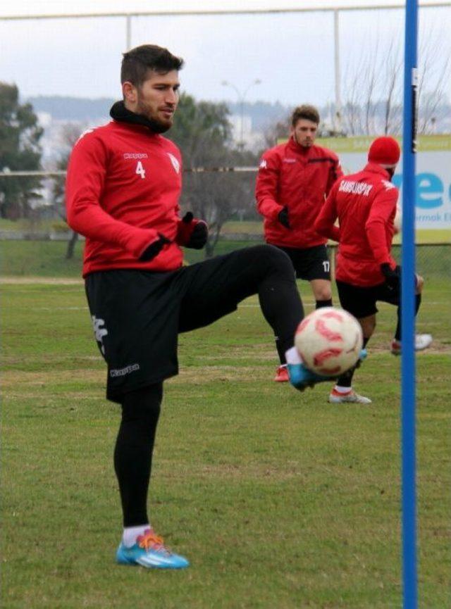 Samsunspor, 3 Futbolcu İle Yollarını Ayırdı