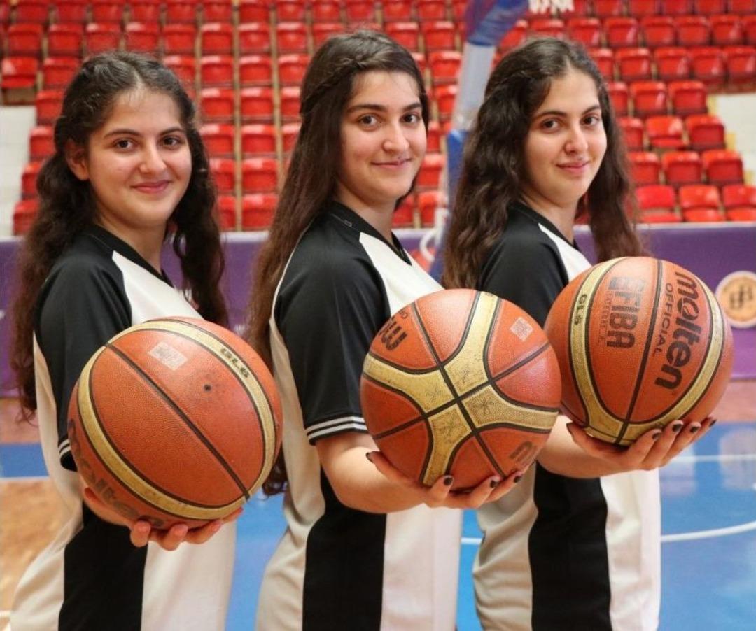 (&ouml;zel Haber) Adana&rsquo;da &Uuml;&ccedil;&uuml;z Kız Kardeşler Basketbol Hakemi Oldu