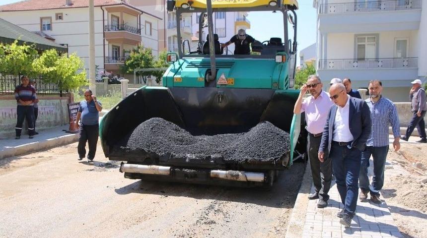 Başkan &Ccedil;alışkan, Asfalt &Ccedil;alışmalarını İnceledi