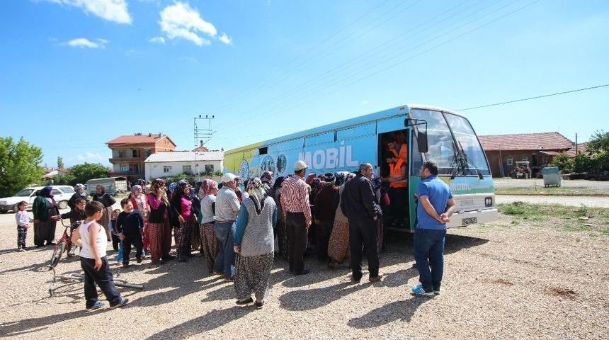 Beyşehir&rsquo;de Mobil Giyim Bankası Bayram Yardımı İ&ccedil;in Yollarda