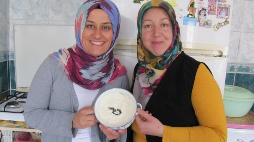 &Ccedil;am Kozalağı İle Yoğurt Mayalıyorlar