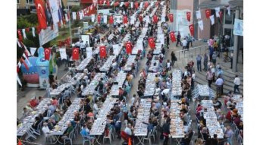 Belsa Plaza &Ouml;n&uuml;nde 4 Bin Kişilik İftar Yemeği Verilecek