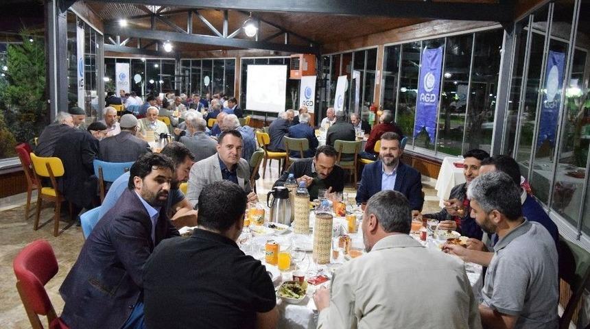 Anadolu Gen&ccedil;lik Derneği Kayseri Şubesi Mgv Vefa Gecesi D&uuml;zenledi