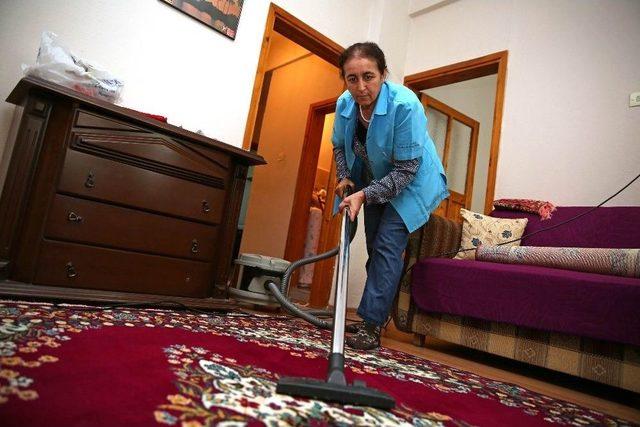 Buca&rsquo;da İhtiya&ccedil; Sahiplerine Bayram Temizliği 1