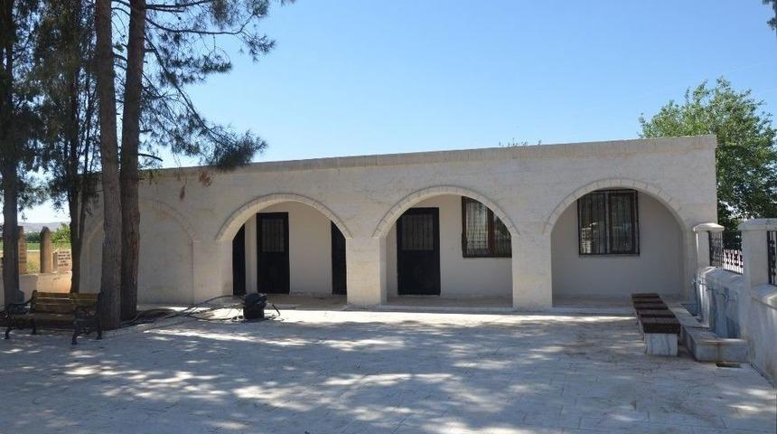 B&uuml;y&uuml;kşehir Abdurrahman Dede Cami Ve T&uuml;rbesini Restore Etti