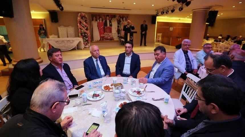 Başkan Yaşar, Karslılarla İftar Yaptı